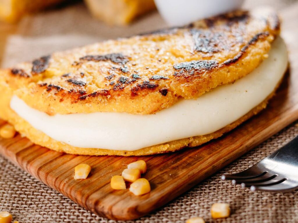 Jak zrobić wenezuelskie cachapas z serem białym? 3 Ciekawa propozycja podania cachapas