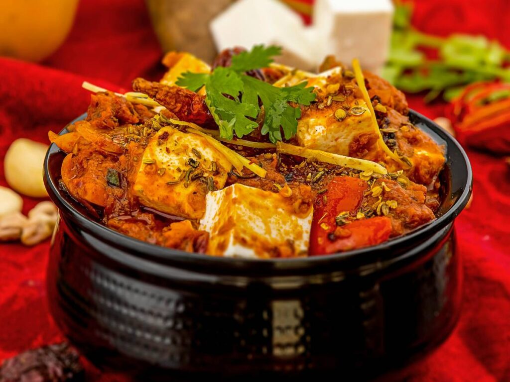 Jak ugotować indyjski paneer tikka masala w kremowym sosie? 3 Interesująca propozycja podania paneer tikka masala