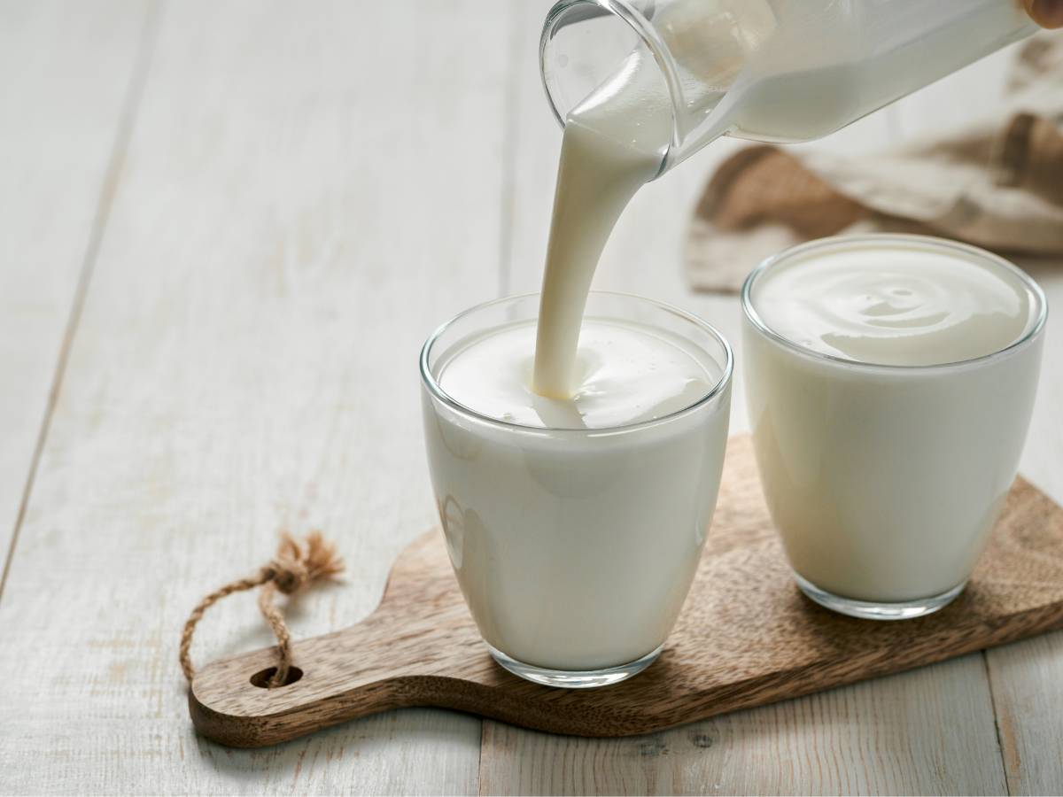 Czy kefir jest zdrowy? Właściwości zdrowotne kefiru 1 Kefir w szklance. Obrazek w artykule Czy kefir jest zdrowy? Właściwości zdrowotne produktów z mleka