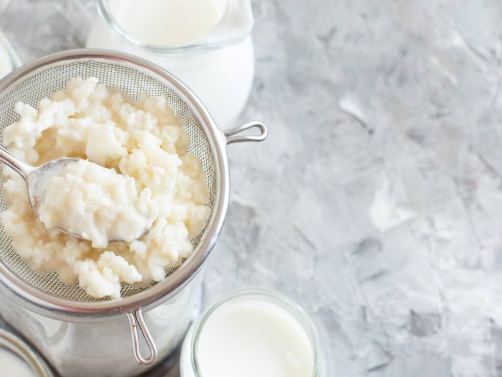 Kefir z siemieniem lnianym. Poznaj połączenie, które potęguje korzyści zdrowotne 4 Kefir z siemieniem lnianym. Obrazek w artykule Kefir z siemieniem lnianym. Poznaj połączenie, które potęguje korzyści zdrowotne