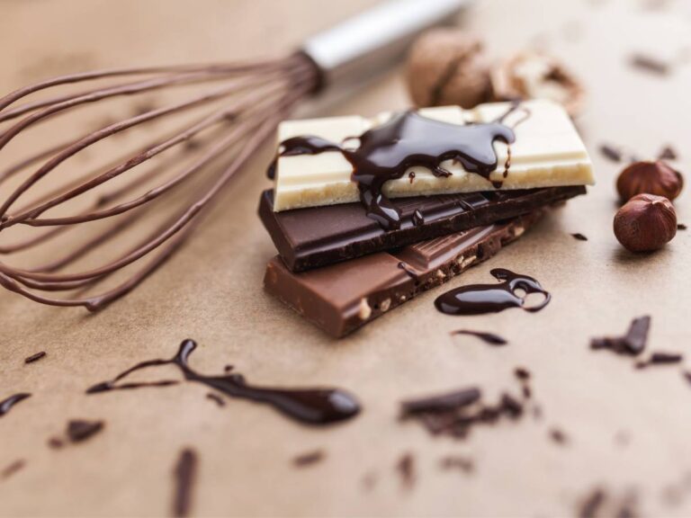 Akcesoria do bloku. Obrazek w artykule Odkrywamy, jak zrobić blok czekoladowy z mleka w proszku. Zrób przepyszny deser!