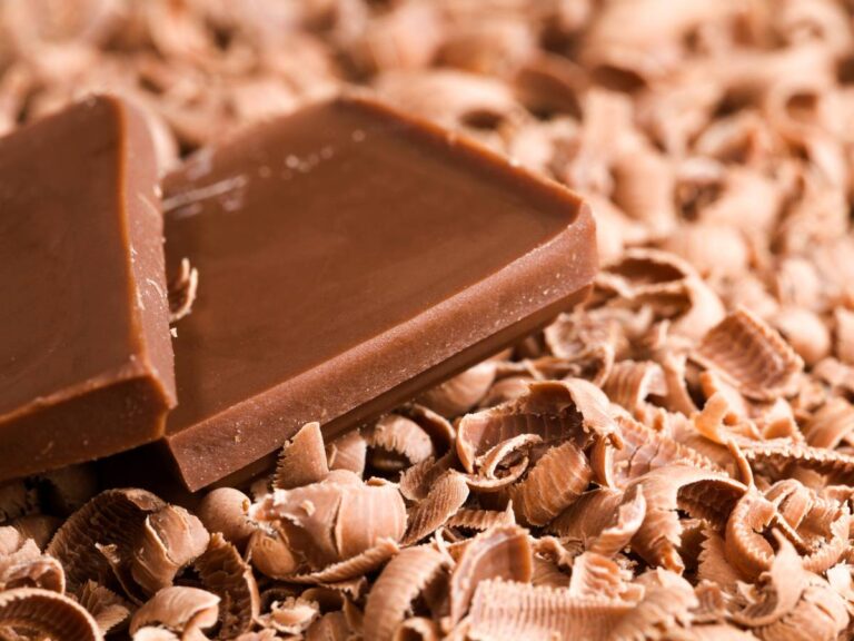 Czekolada. Obrazek w artykule Poznaj rozwiązanie, jak zrobić czekoladę z mleka w proszku. Wszystko o domowej czekoladzie