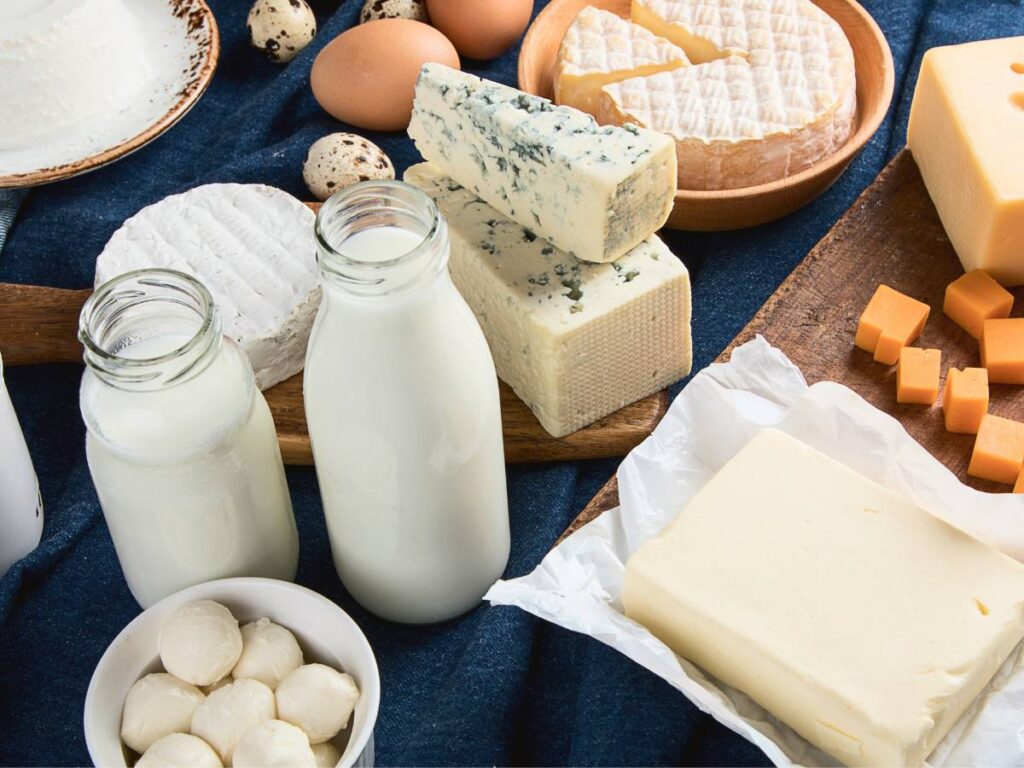 Przetwory mleczne, których warto unikać. Poznaj 7 przetworów, które lepiej ograniczyć 7 Produkty z mleka. Obrazek w artykule Przetwory mleczne, których warto unikać. Poznaj 7 przetworów, które lepiej ograniczyć