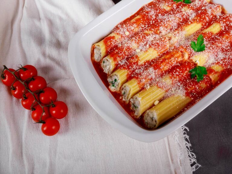 Naleśniki z serkiem. Obrazek w artykule 4 fit przepisy z serkiem wiejskim na każdą porę dnia