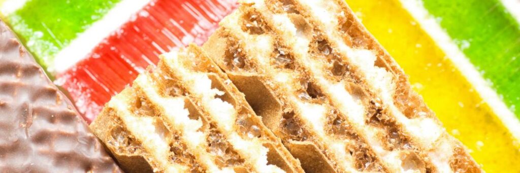 Zdradzamy przepis na wafle z galaretką i śmietaną, który zawsze wychodzi 2 Przełożone wafle. Obrazek w artykule Zdradzamy przepis na wafle z galaretką i śmietaną, który zawsze wychodzi